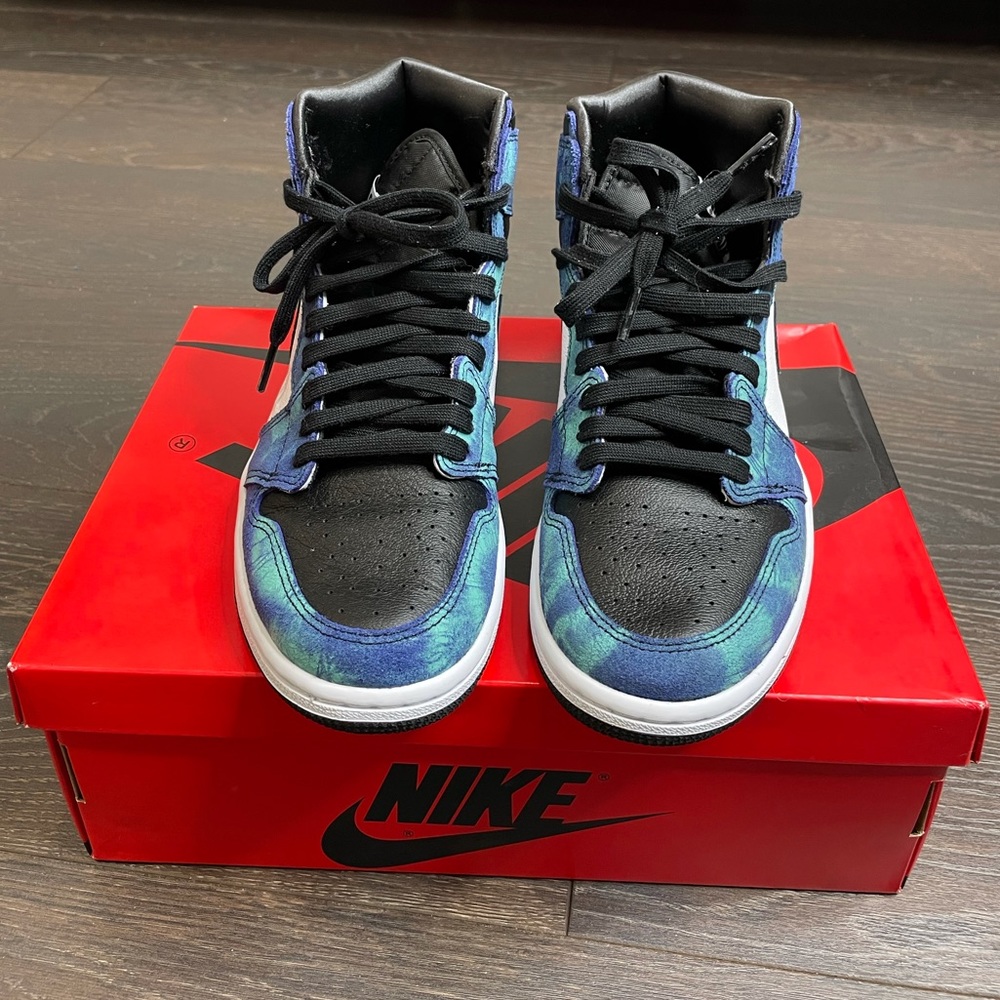 NIKE Women's Air Jordan 1 Retro High OG 'Tie-Dye' - Picture 7 of 12